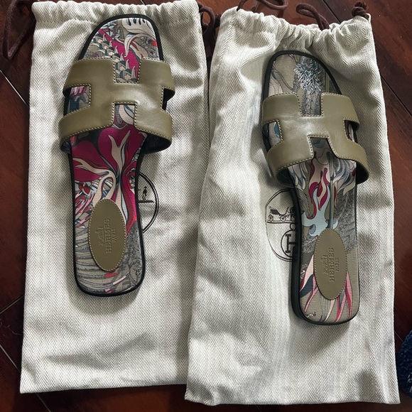 Hermes Oran Sandals - Picture 7 of 13